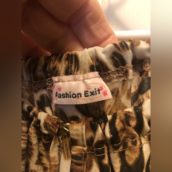 Fashion Exit Leopard Print Halter atop - Picture 3 of 3